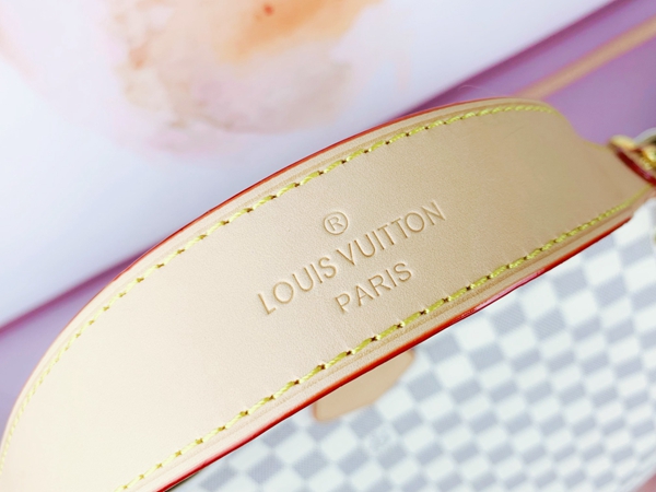 ルイヴィトンバッグ角部分ディテール